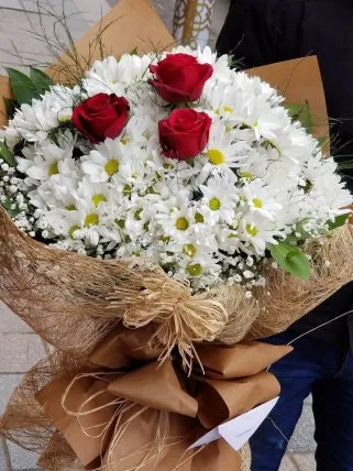 Üç Gül ve Papatya Eskişehir Çiçekçi