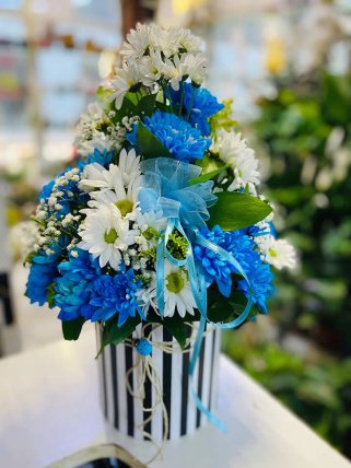 Kutuda Mavi Beyaz Çiçekler - Eskişehir çiçek siparişi